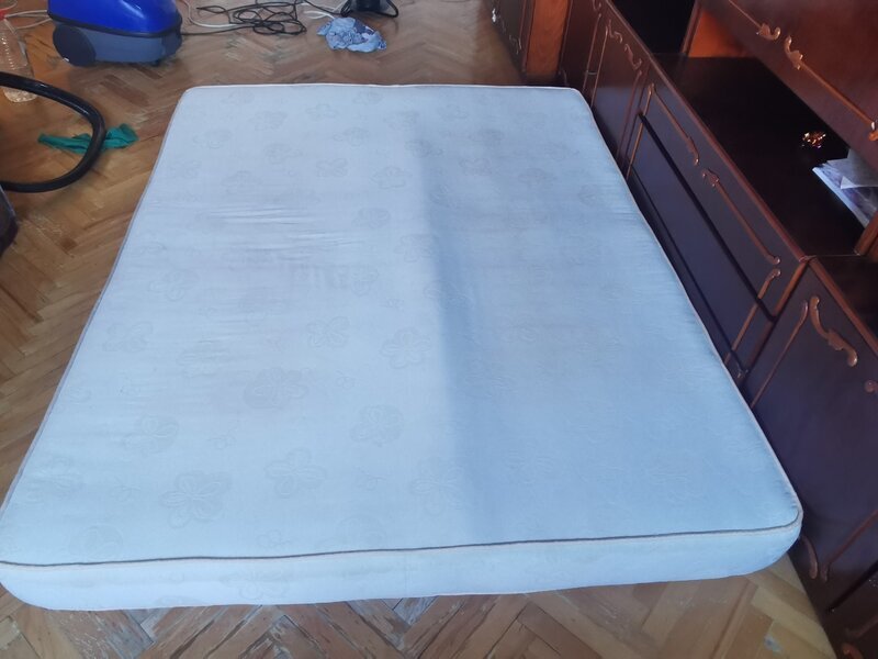 Curatare tapiterie auto la domiciliu in Oradea, Spalare Canapele saltele